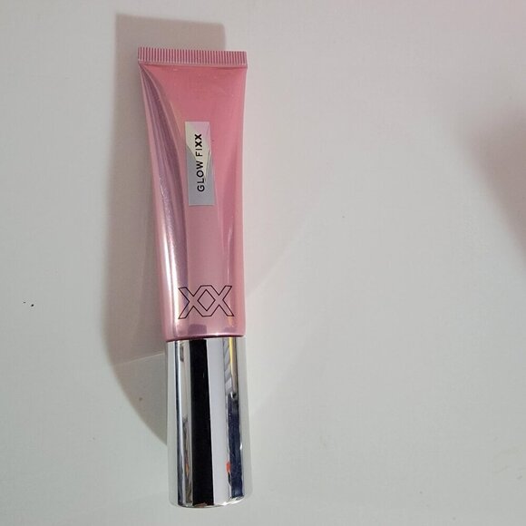 XX REVOLUTION GLOW FIXX GLOW ALL DAY PRIMER Universal Color - Picture 4 of 13